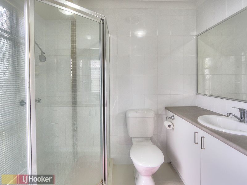 7 Dily Street, Hillcrest QLD 4118