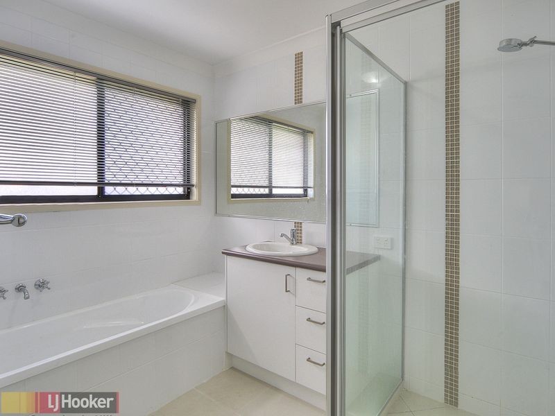 7 Dily Street, Hillcrest QLD 4118