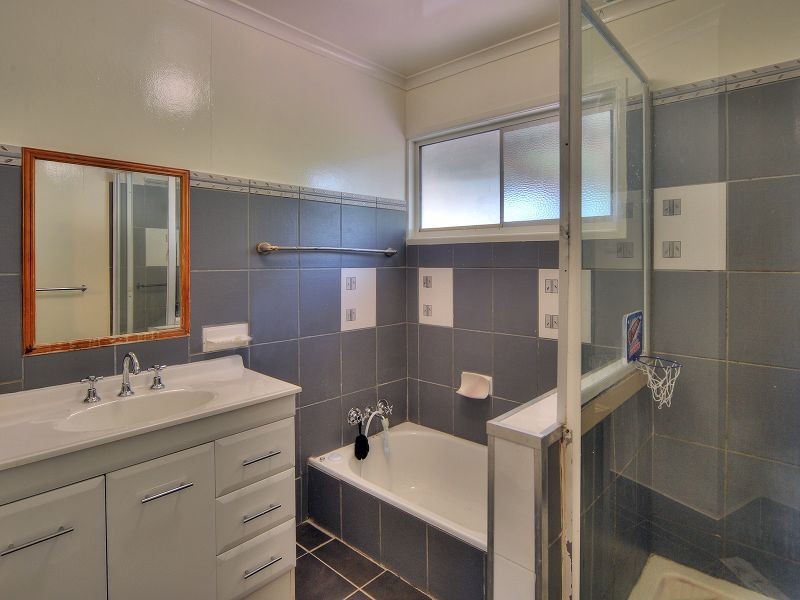 4 Satinwood Street, Crestmead QLD 4132