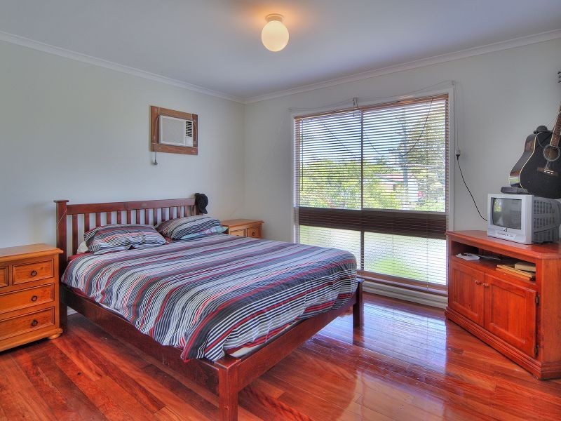 4 Satinwood Street, Crestmead QLD 4132