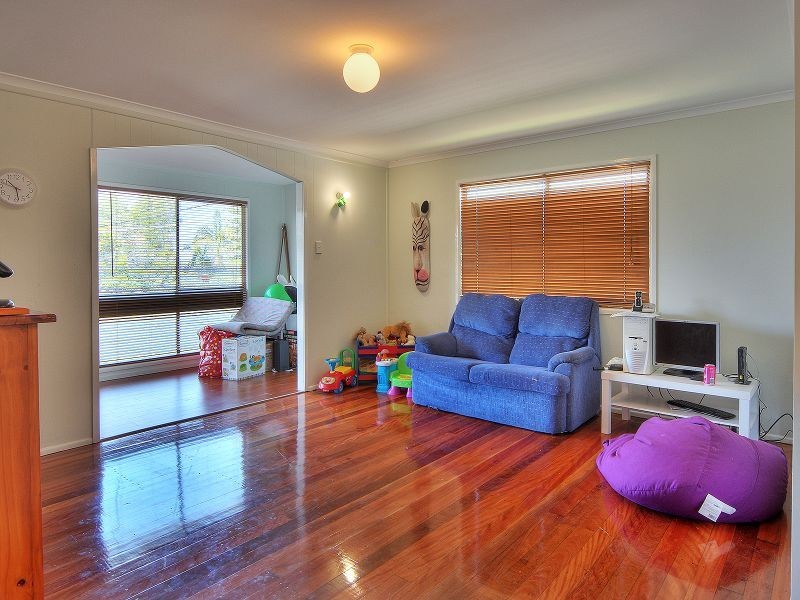 4 Satinwood Street, Crestmead QLD 4132