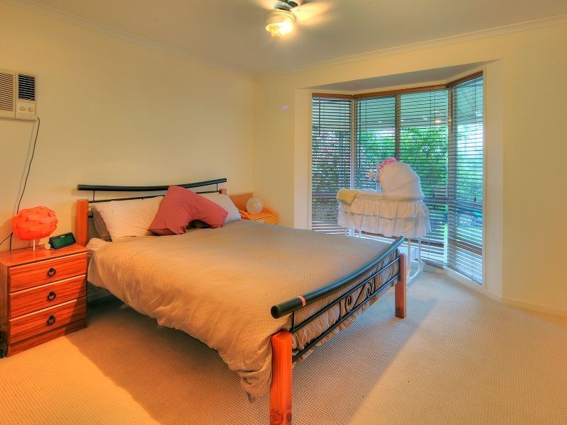 14 Forestgum Grove, Regents Park QLD 4118