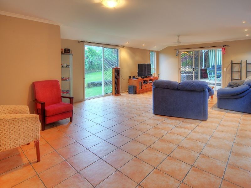 14 Forestgum Grove, Regents Park QLD 4118