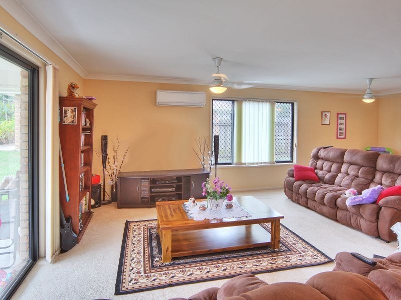 42 Federation Drive, Hillcrest QLD 4118