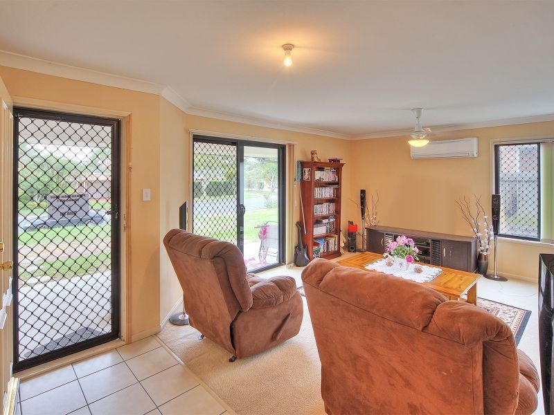 42 Federation Drive, Hillcrest QLD 4118