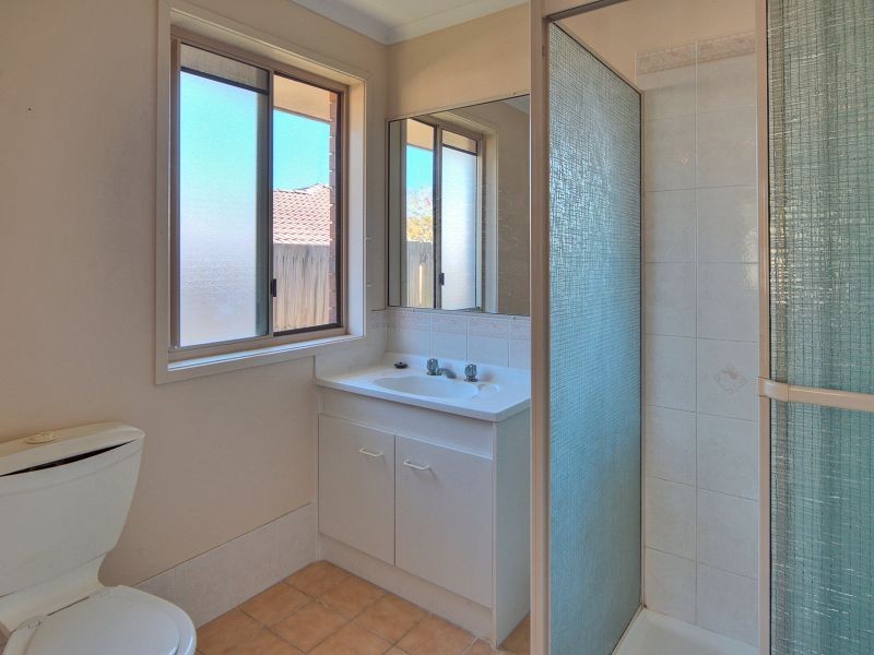 80 Federation Drive, Hillcrest QLD 4118