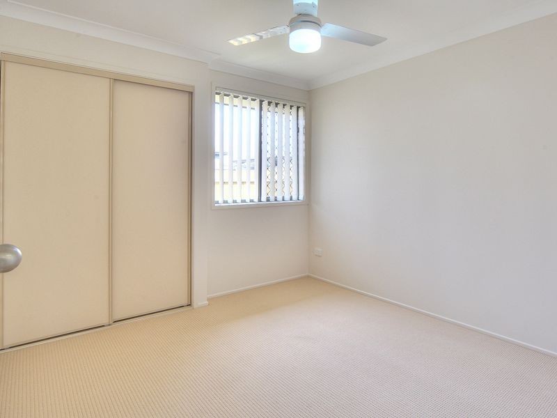 8 Voyager Street, Marsden QLD 4132
