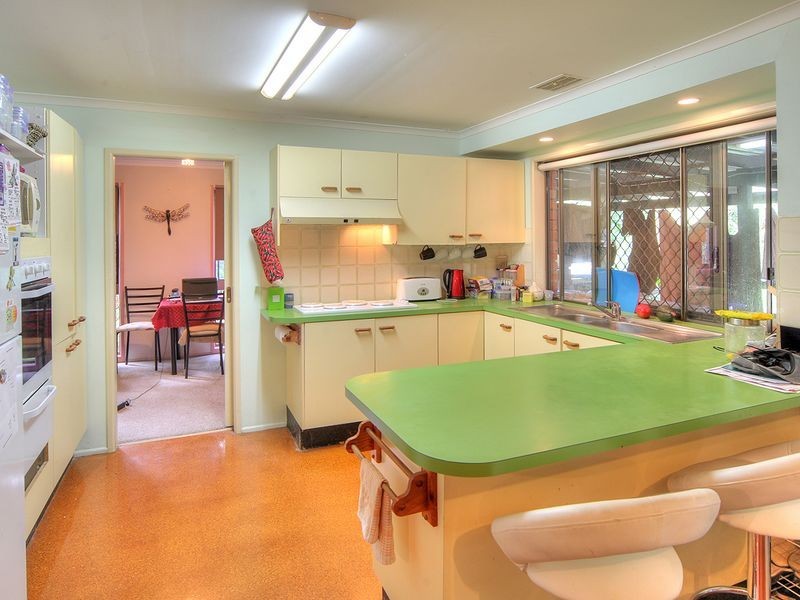 9 Robin Court, Forestdale QLD 4118