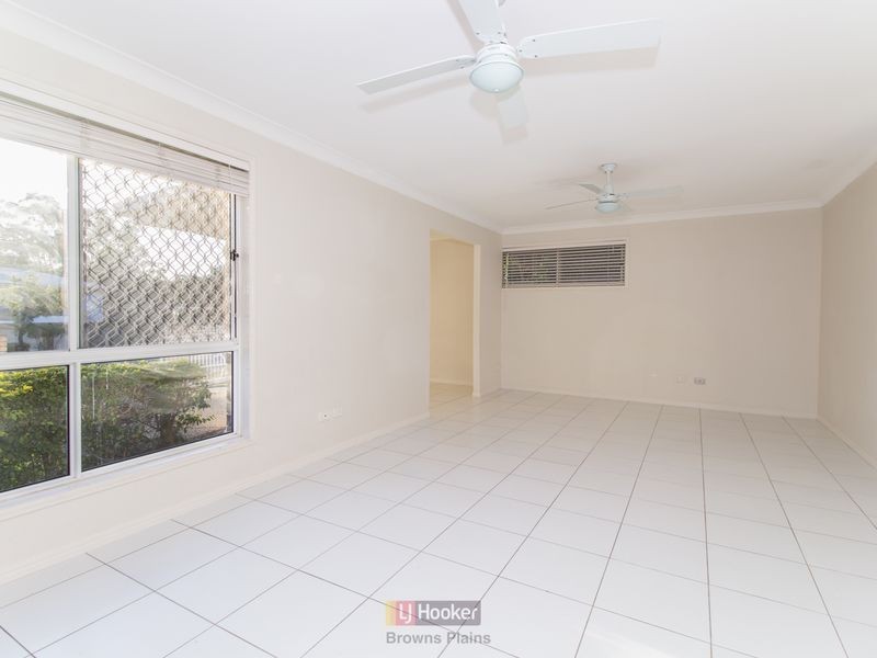 8 Parkland Avenue, Browns Plains QLD 4118
