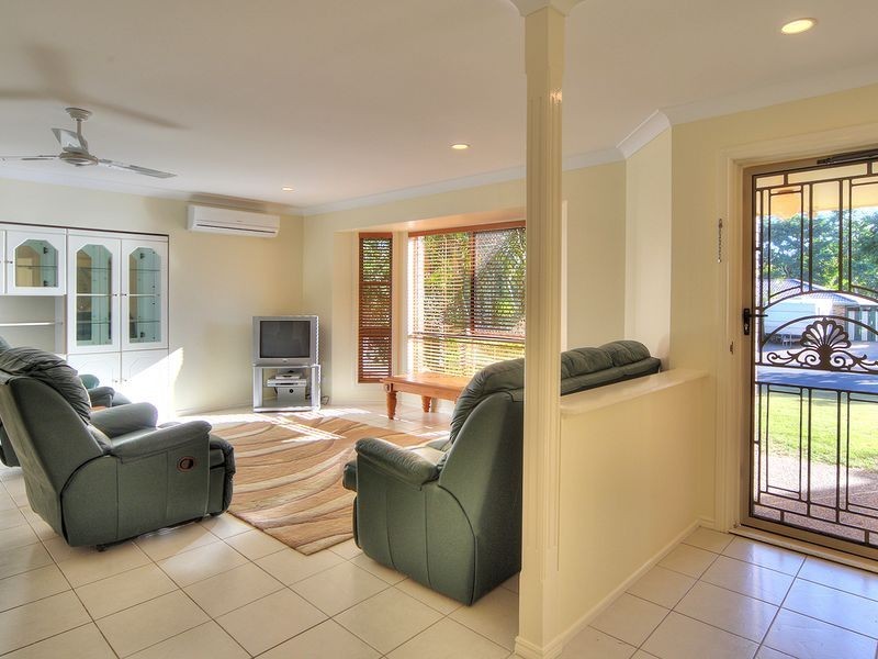 13 Windsong Court, Hillcrest QLD 4118