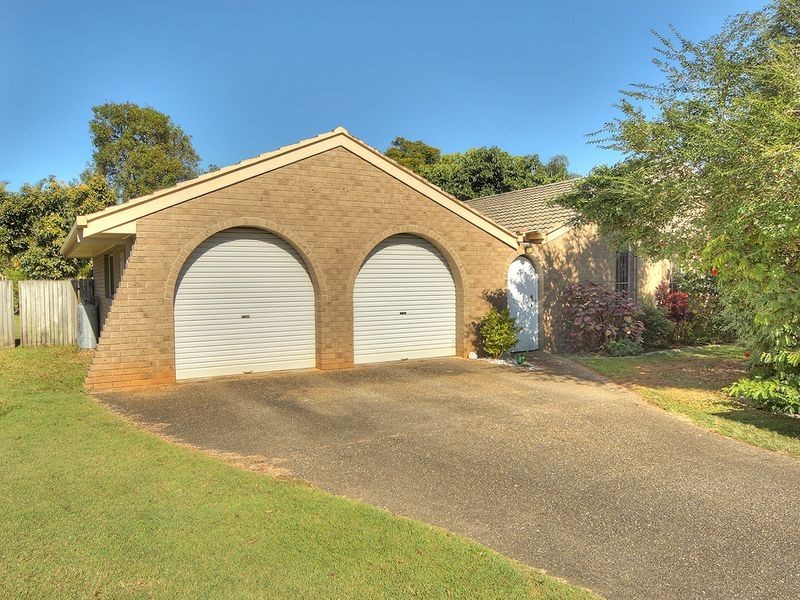 4 Seaton Street, Hillcrest QLD 4118