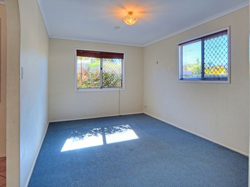 30 Strathallen Drive, Boronia Heights QLD 4124