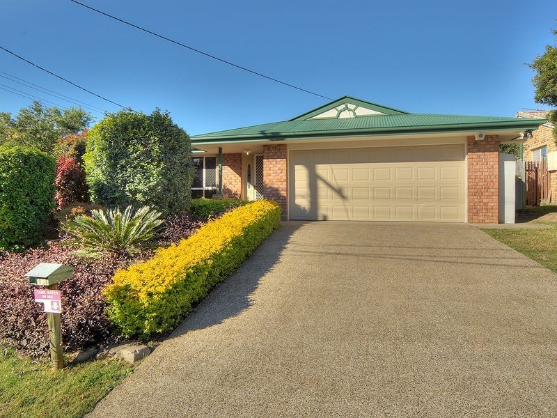 15 Seaton Street, Hillcrest QLD 4118