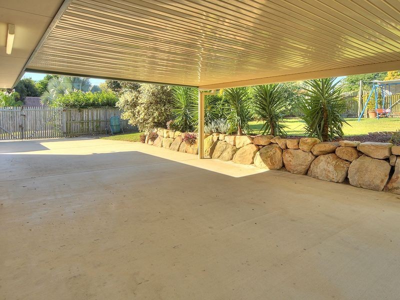 15 Seaton Street, Hillcrest QLD 4118