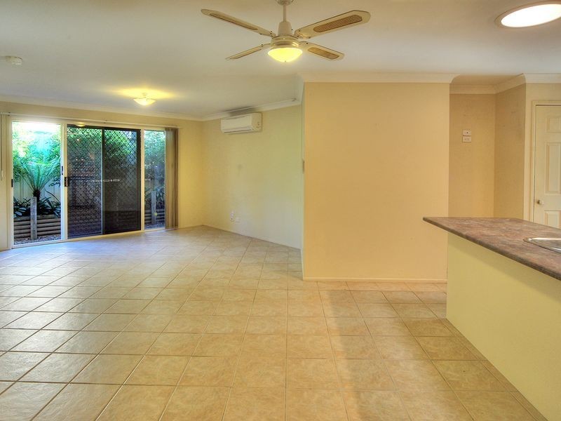 15 Seaton Street, Hillcrest QLD 4118