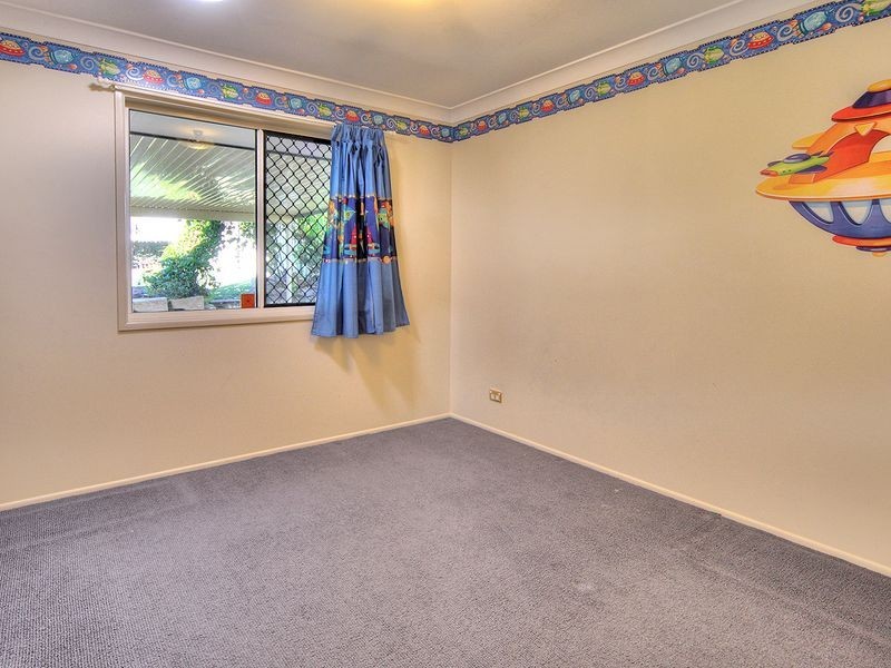 15 Seaton Street, Hillcrest QLD 4118