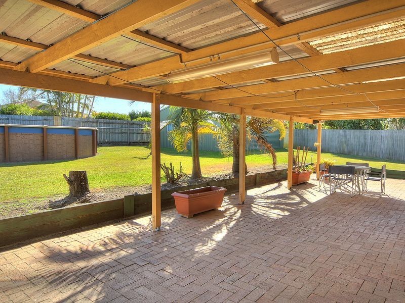 15 Beaufortia Court, Regents Park QLD 4118
