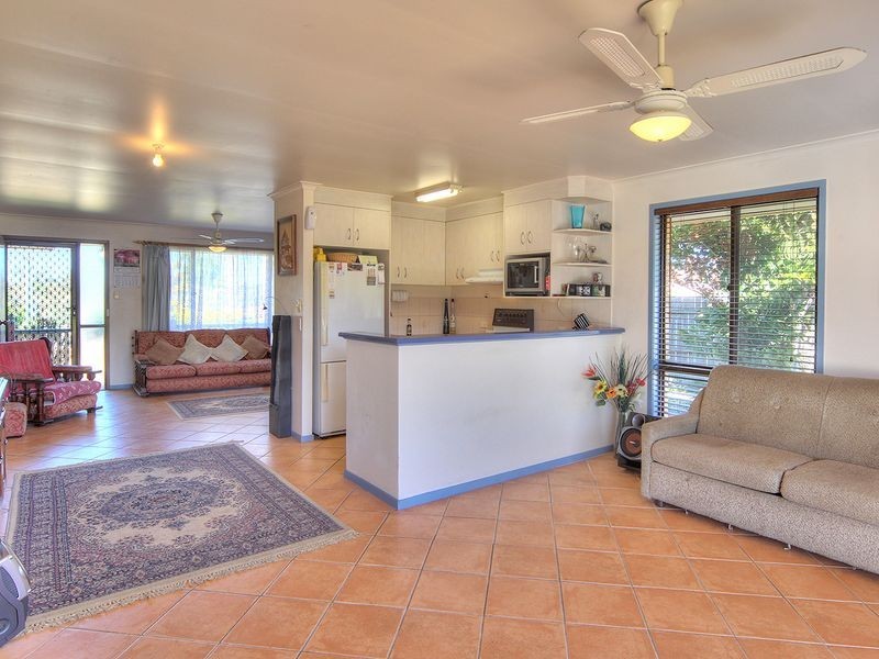 15 Beaufortia Court, Regents Park QLD 4118