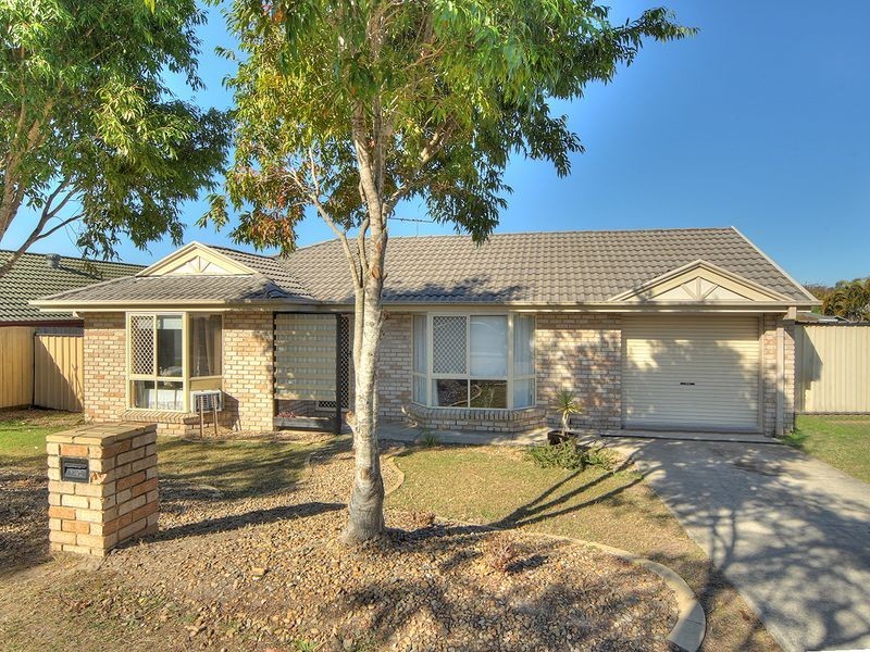 8 Barron Court, Hillcrest QLD 4118