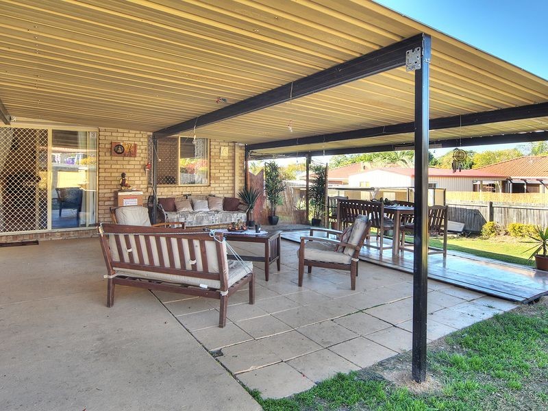 8 Barron Court, Hillcrest QLD 4118