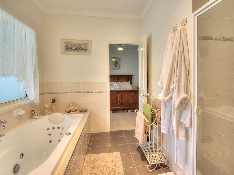 8-10 Kyeema Court, Munruben QLD 4125