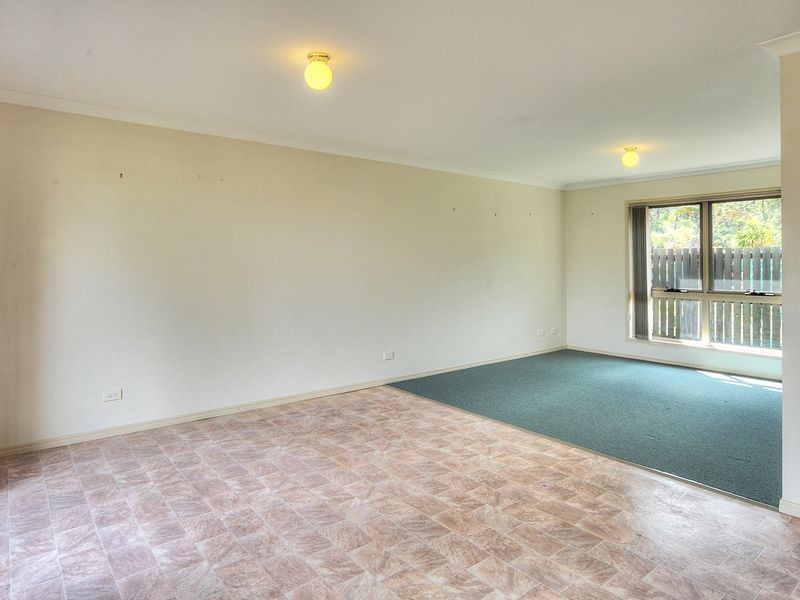 4 Isaac Court, Hillcrest QLD 4118