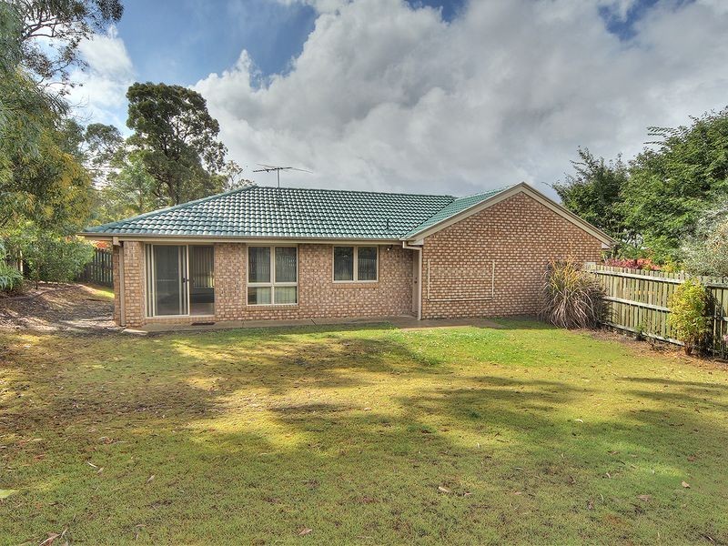 4 Isaac Court, Hillcrest QLD 4118