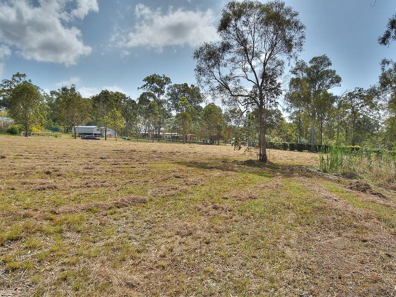 101 Lincoln Green Drive, Forestdale QLD 4118