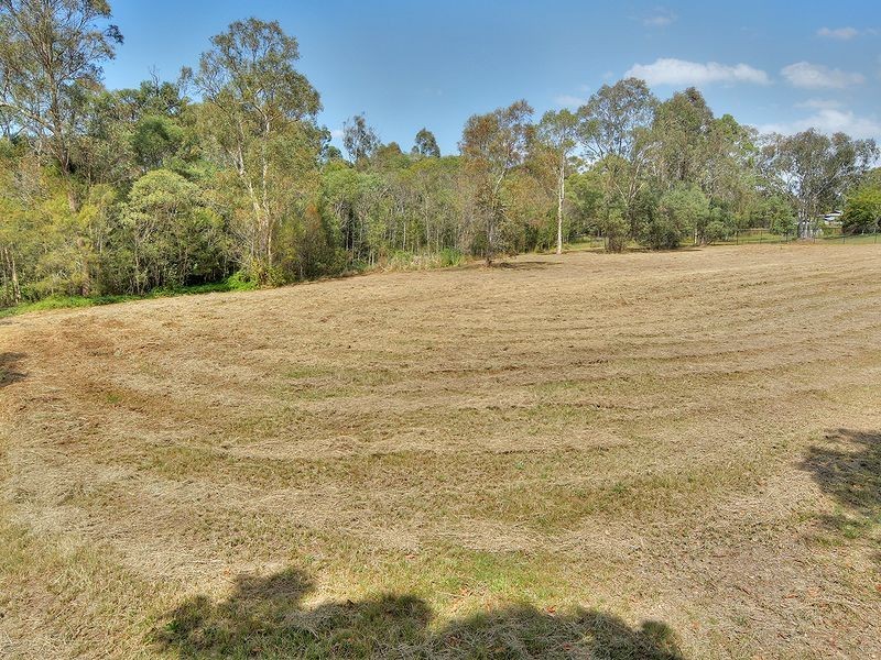 101 Lincoln Green Drive, Forestdale QLD 4118