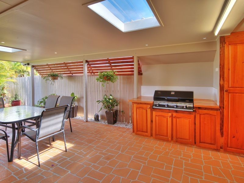 14 Barron Court, Hillcrest QLD 4118