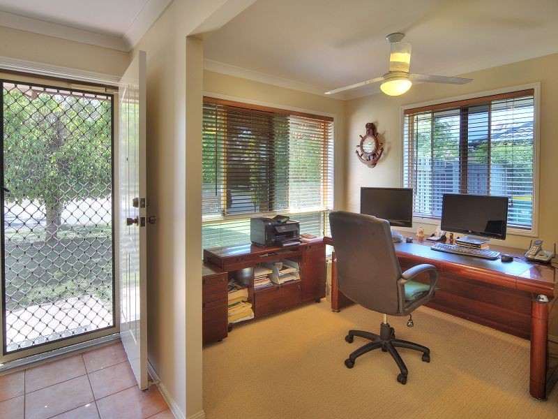 14 Barron Court, Hillcrest QLD 4118