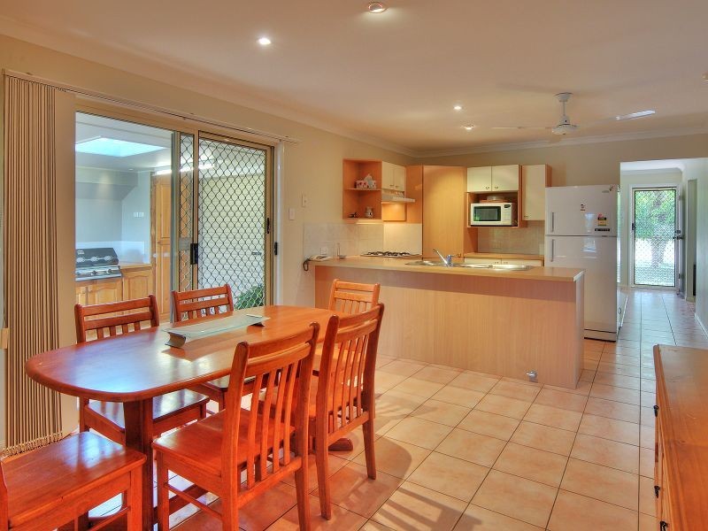 14 Barron Court, Hillcrest QLD 4118