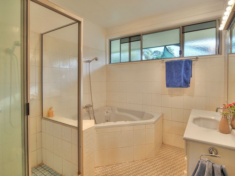 1 Beverley Avenue, Rochedale South QLD 4123