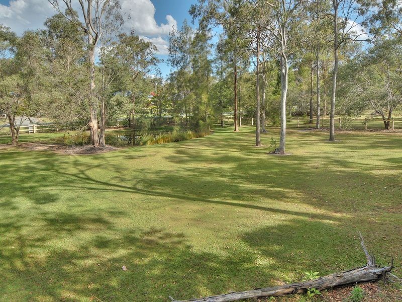 22-24 Echidna Court, Greenbank QLD 4124