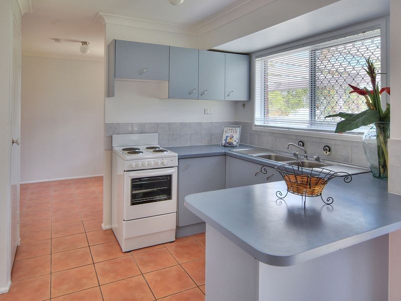 4 Beaufortia Court, Regents Park QLD 4118