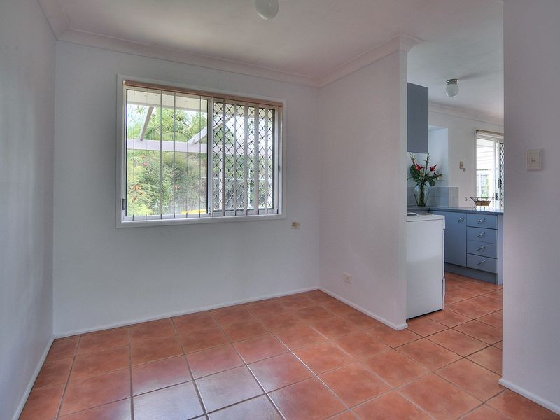 4 Beaufortia Court, Regents Park QLD 4118