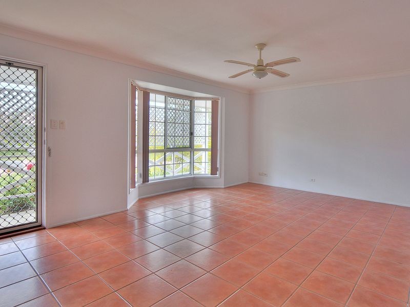 4 Beaufortia Court, Regents Park QLD 4118