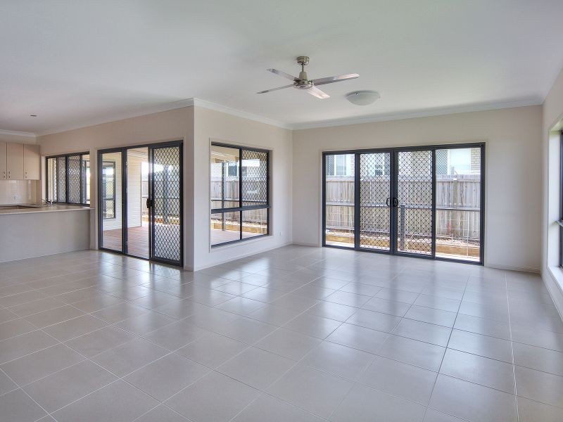 8 Claydon Place, Rosewood QLD 4340