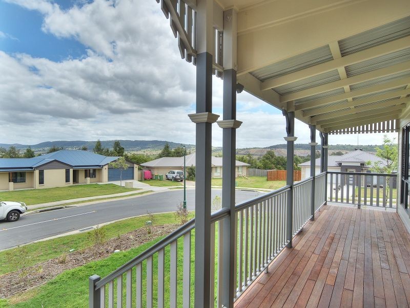 8 Claydon Place, Rosewood QLD 4340