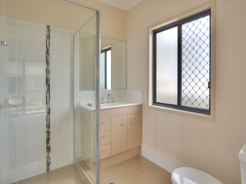 8 Claydon Place, Rosewood QLD 4340