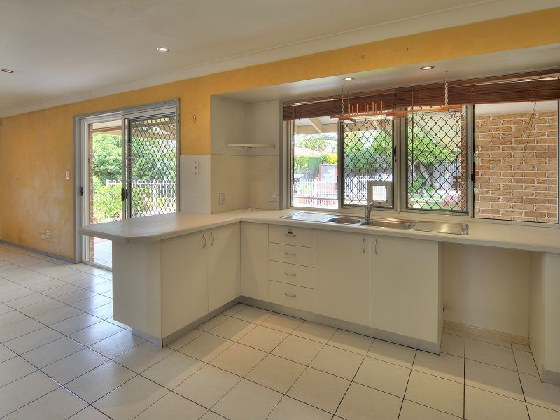 11 Copeton Crescent, Parkinson QLD 4115