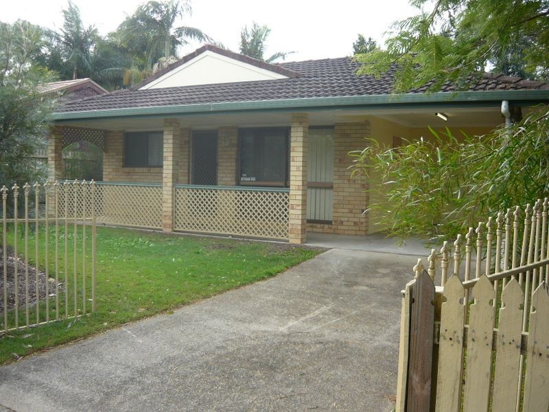 55 Sweetgum Street, Hillcrest QLD 4118