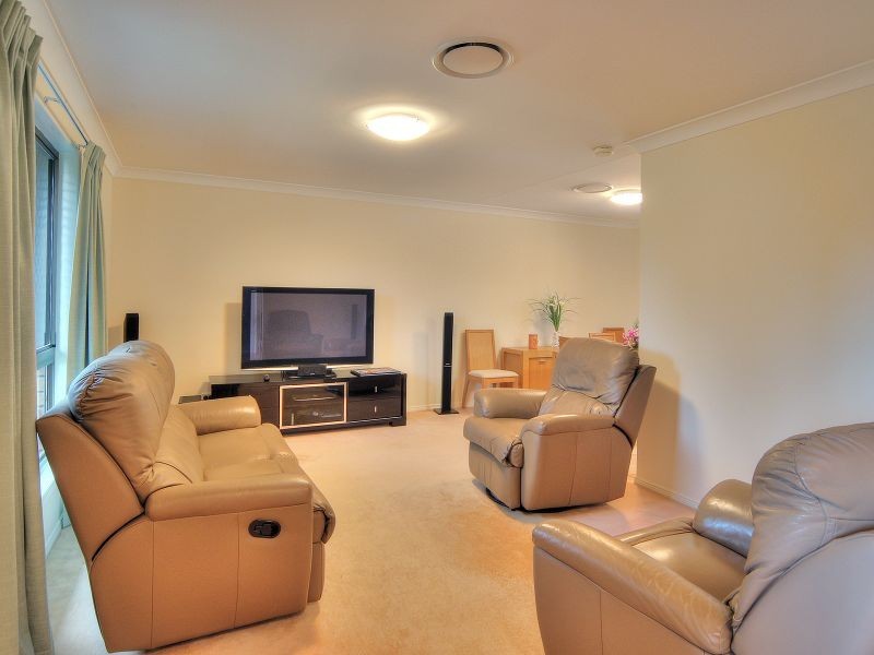 3 Twilight Court, Regents Park QLD 4118