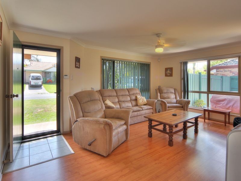 16 Barron Court, Hillcrest QLD 4118