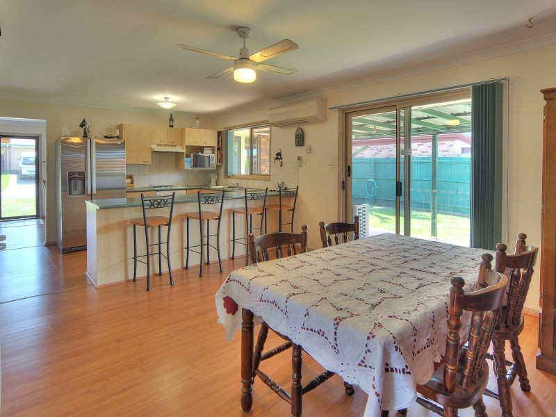 16 Barron Court, Hillcrest QLD 4118