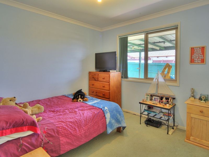 16 Barron Court, Hillcrest QLD 4118