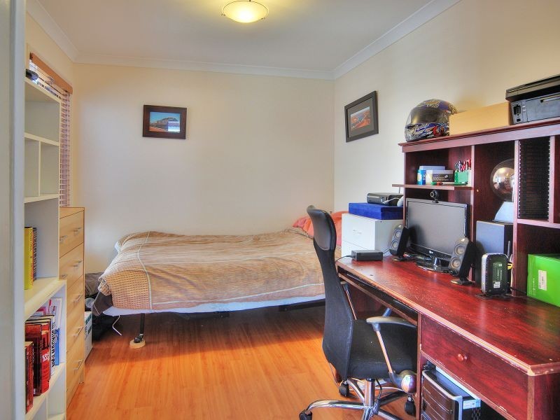 16 Barron Court, Hillcrest QLD 4118