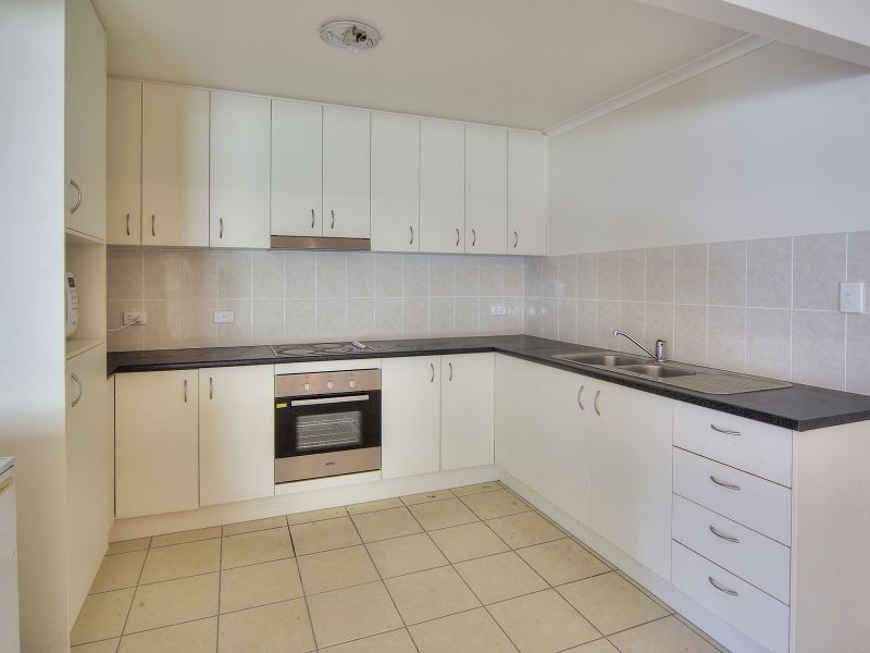 13 Helmet Court, Hillcrest QLD 4118