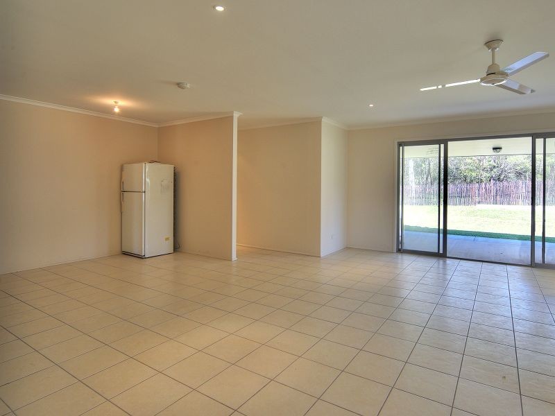 13 Helmet Court, Hillcrest QLD 4118