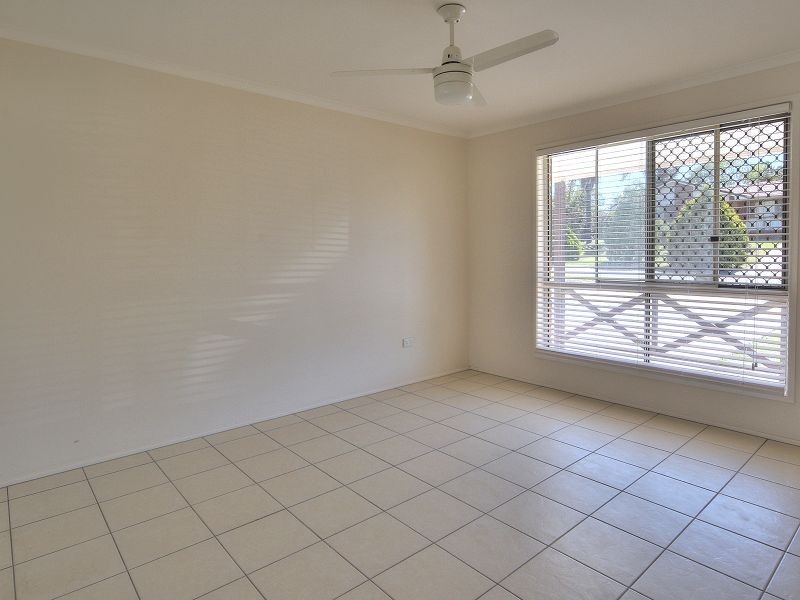 13 Helmet Court, Hillcrest QLD 4118